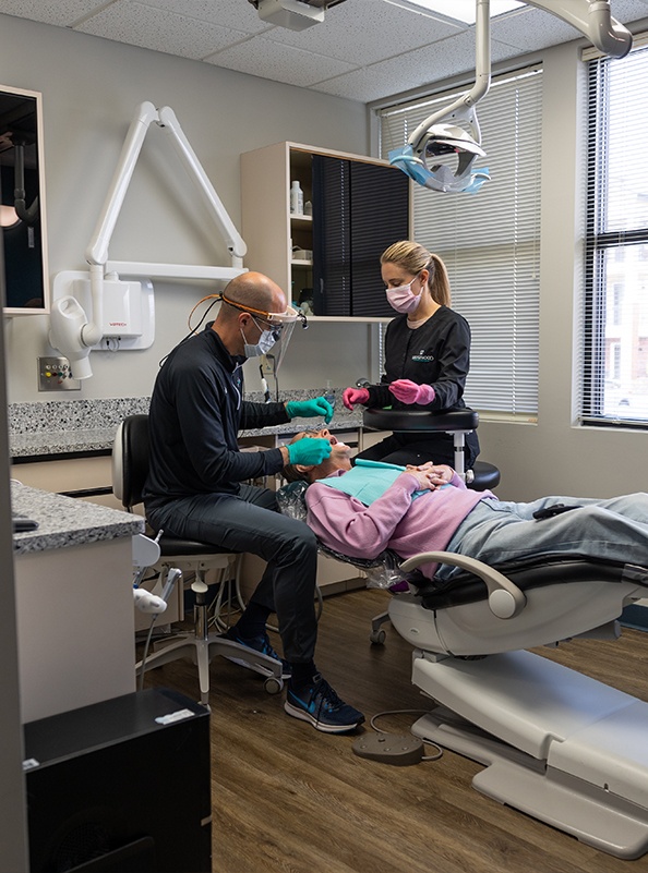 CEREC dental crown and restoration design system on chairside computer screen